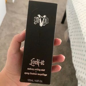 KAT VON D makeup setting mist
